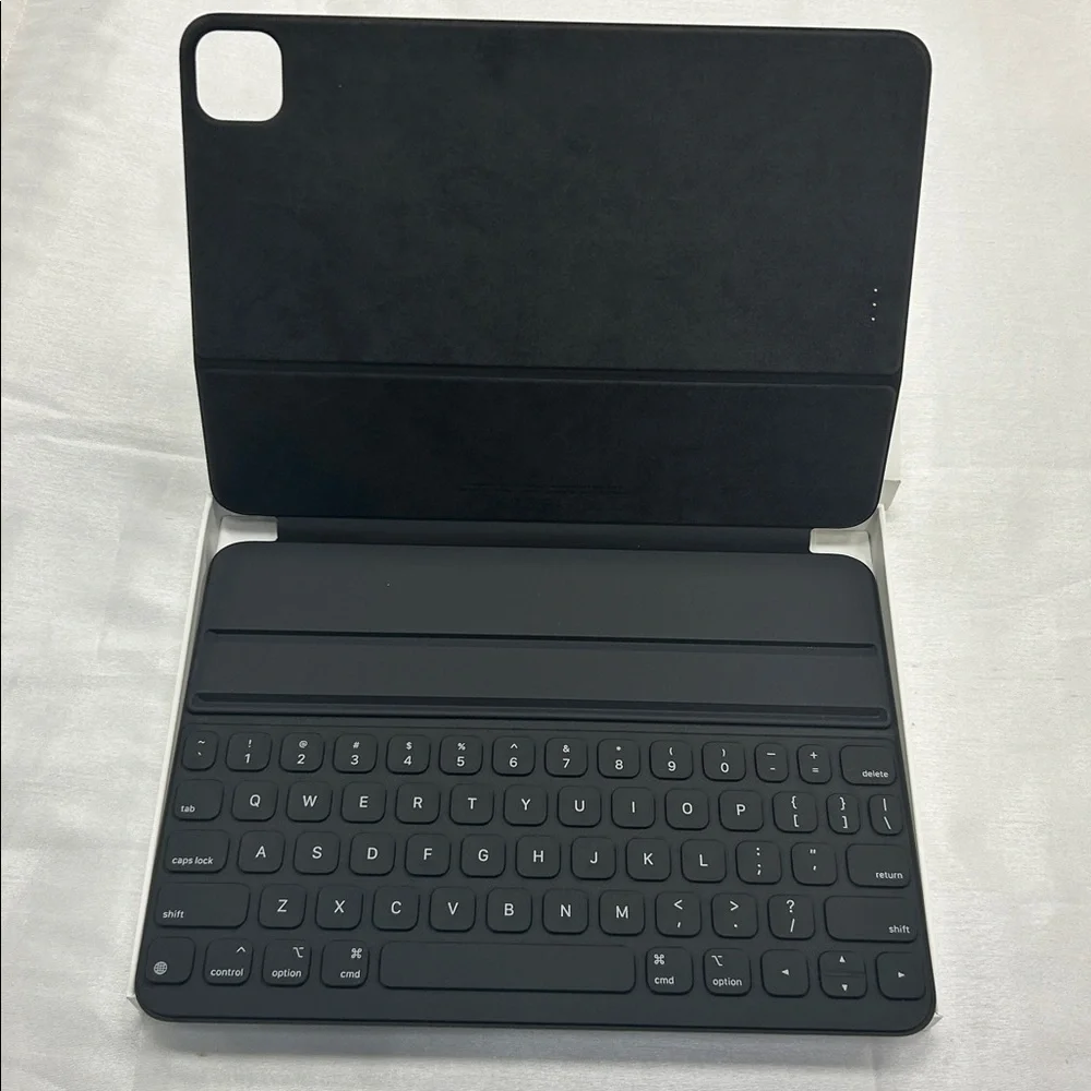 Apple iPad Keyboard Folio - Black